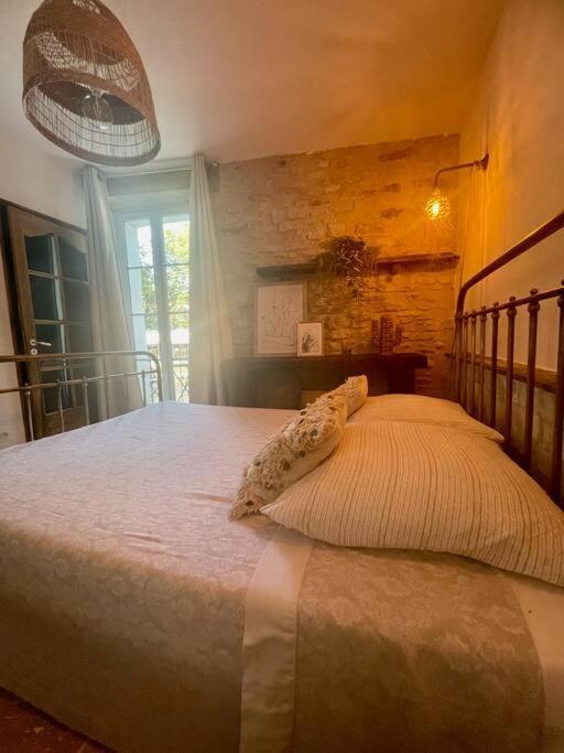 Riverside Flat Between Isle Sur La Sorgue & Gordes *