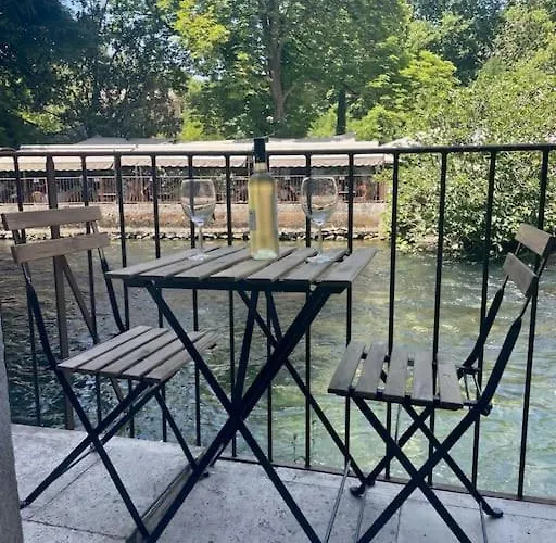 Riverside Flat Between Isle Sur La Sorgue & Gordes