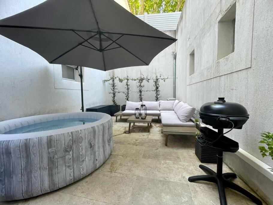 Riverside Flat Between Isle Sur La Sorgue & Gordes *