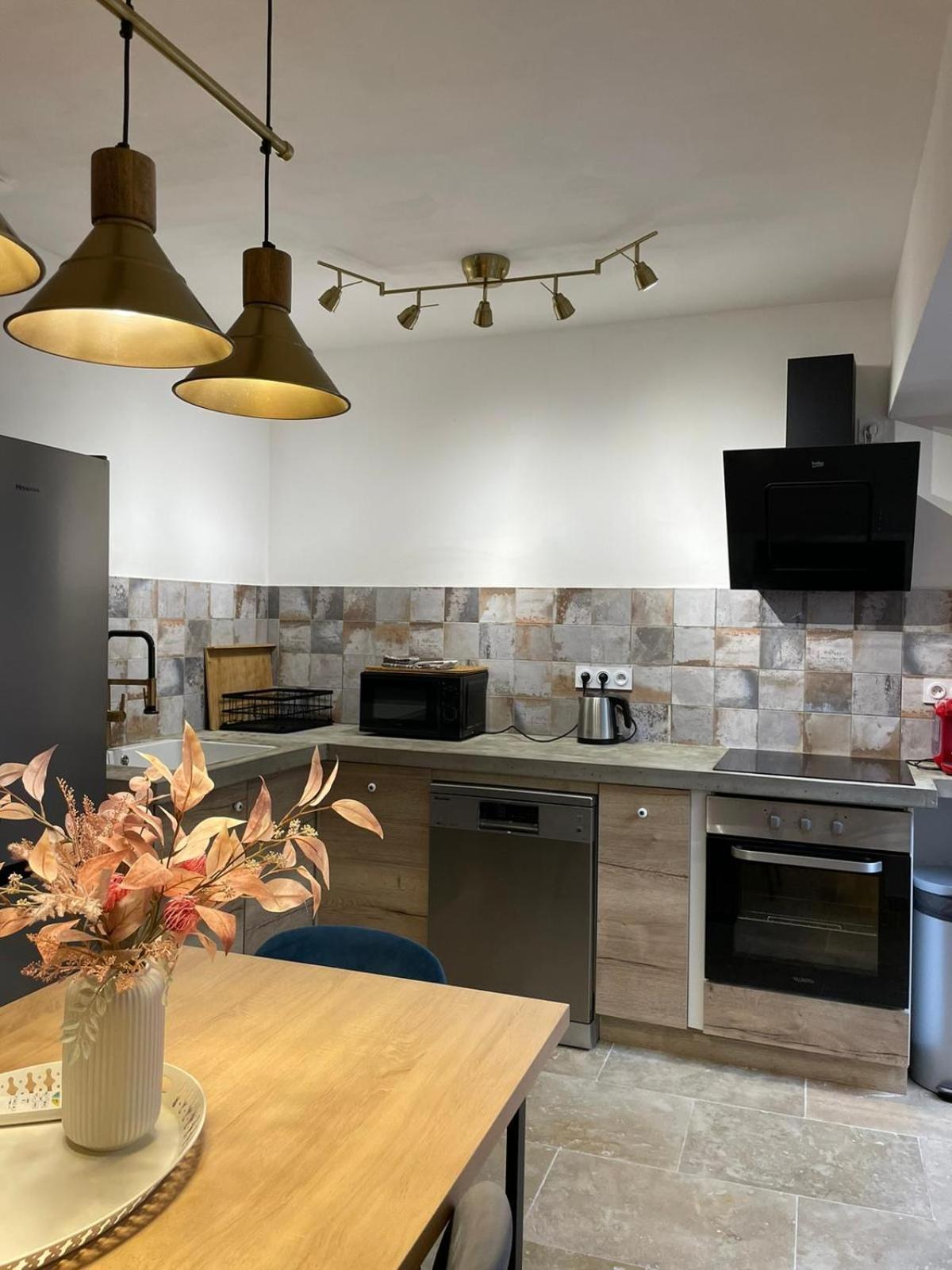 Riverside Flat Between Isle Sur La Sorgue & Gordes Appartement
